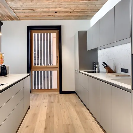 Antares Naos 204d - Huge Duplex Luxury Inski Out Apartment